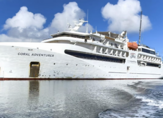 Crucero australiano encalla en Papúa Nueva Guinea tras polémica por pasajero abandonado