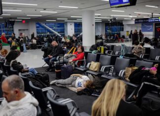 Tormenta invernal provoca caos aéreo en EE.UU. con más de mil vuelos cancelados