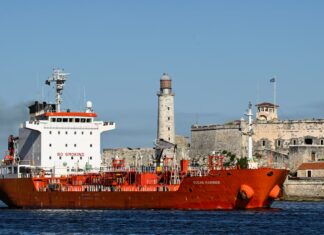 Pemex frena el envío de petróleo a Cuba