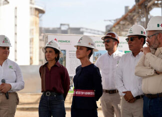 En Michoacán, Claudia Sheinbaum supervisa Planta Fertinal de Pemex