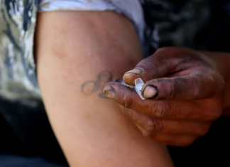 Muertes por fentanilo bajan 44.4% en EU; contención desde México, clave