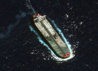 Trump ordena aranceles a países que suministran petróleo a Cuba