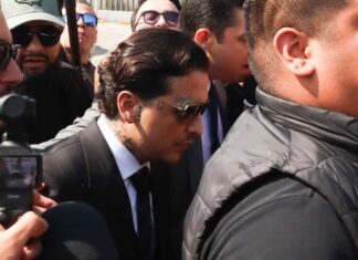 Christian Nodal se queda sin defensa: sus abogados abandonan el caso contra Universal Music