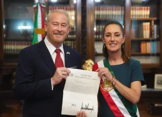 Embajador de EU en México visita Palacio Nacional tras operativo contra El Mencho