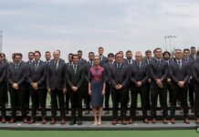 Claudia Sheinbaum abandera a jugadores de la selección mexicana previo a su participación en el Mundial 2026