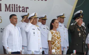 Sheinbaum reconoce labor de Morales Ángeles al encabezar la graduación de guardiamarinas de la Heroica Escuela Naval Militar