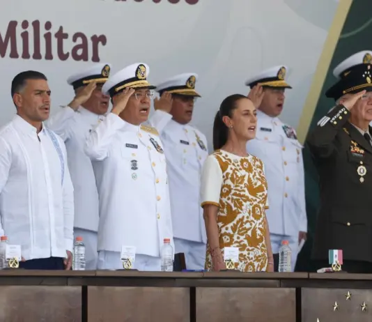 Sheinbaum reconoce labor de Morales Ángeles al encabezar la graduación de guardiamarinas de la Heroica Escuela Naval Militar