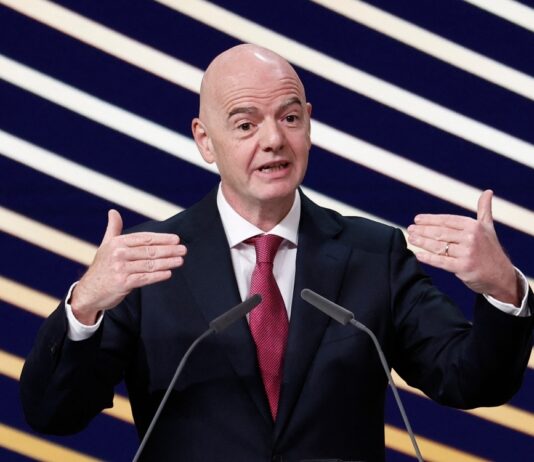 UEFA y la Concacaf no perdonan a Infantino pese a la retirada de su plan