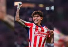 Chivas lidera la Liga Mx tras vencer 3-0 a los Pumas de la Universidad